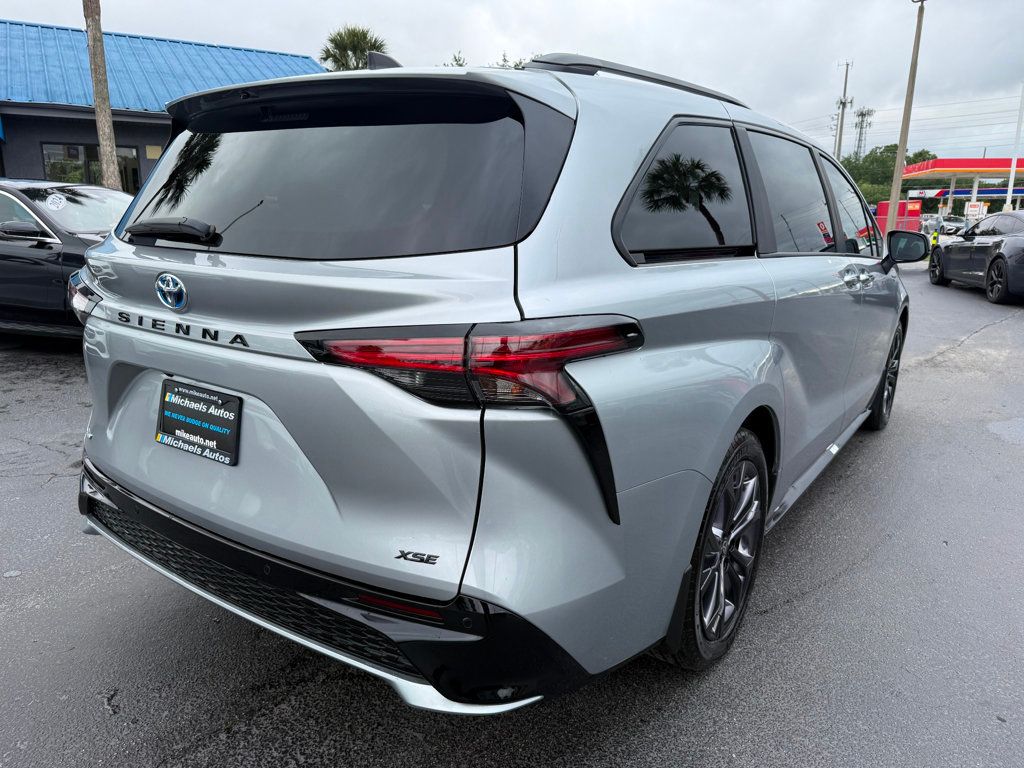 2025 Toyota Sienna XSE FWD 7-Passenger - 22818980 - 4