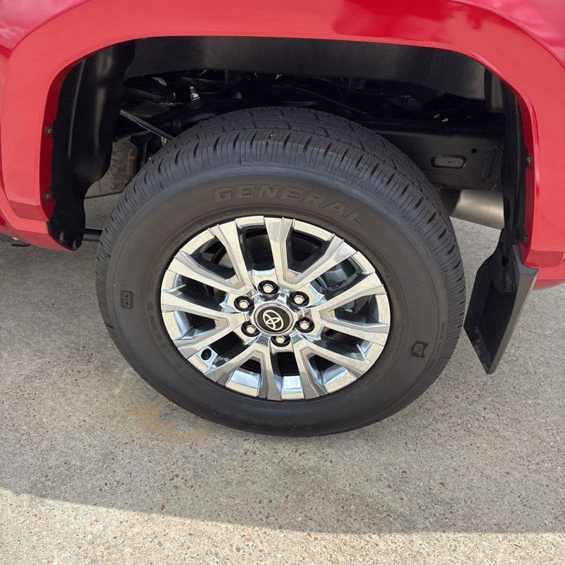 2025 Toyota Tacoma Limited - 23064075 - 18