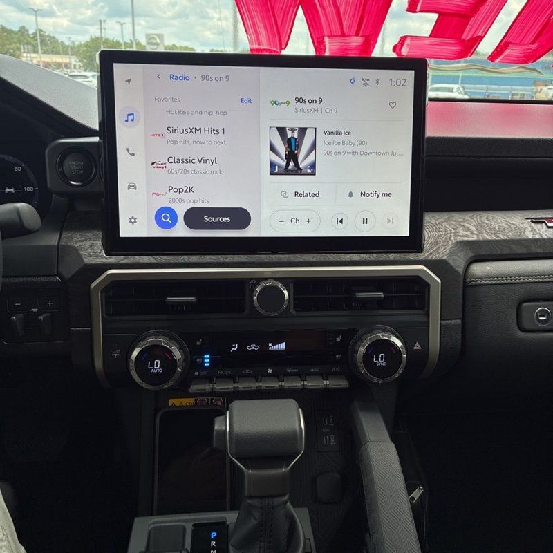 2025 Toyota Tacoma Limited - 23064075 - 29