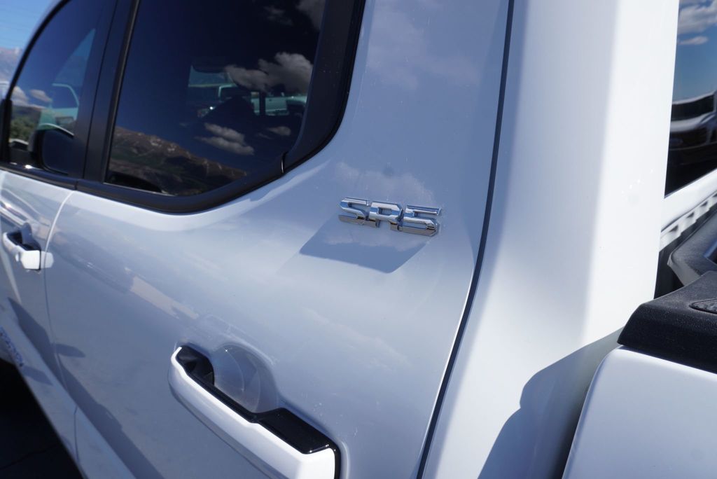 2025 Toyota Tacoma SR5 - 23035378 - 17