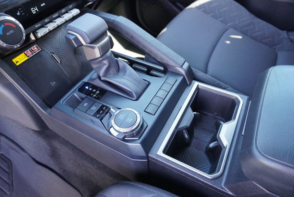 2025 Toyota Tacoma SR5 - 23035378 - 34