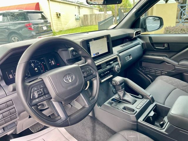 2025 Toyota Tacoma SR - Photo 9
