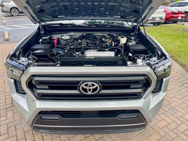 2025 Toyota Tacoma SR - Photo 12