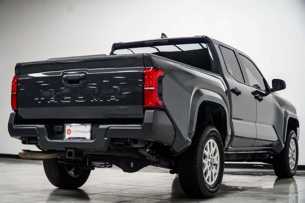 Toyota Tacoma photo 14