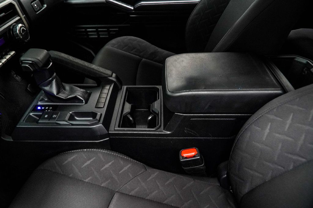 Toyota Tacoma photo 19