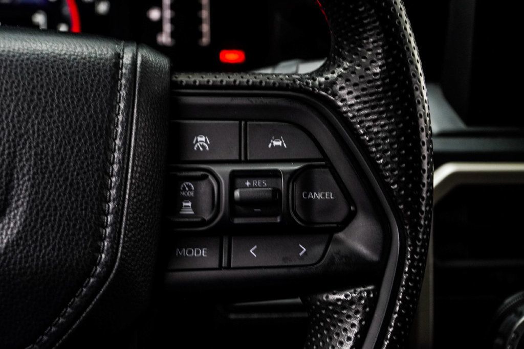 Toyota Tacoma photo 27