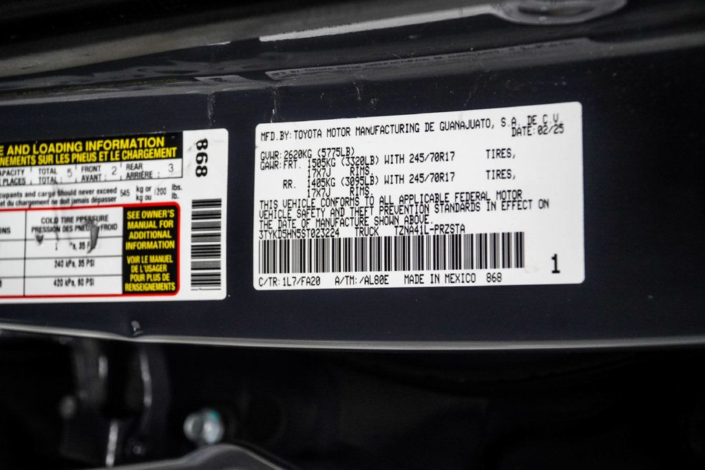 Toyota Tacoma photo 38