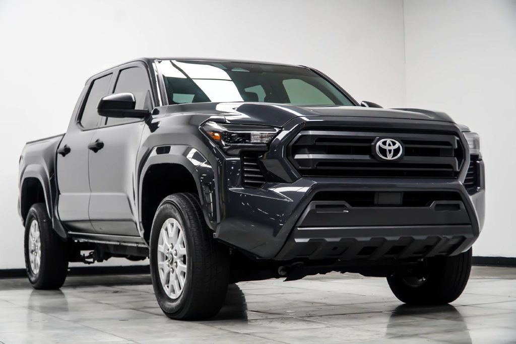 Toyota Tacoma photo 4