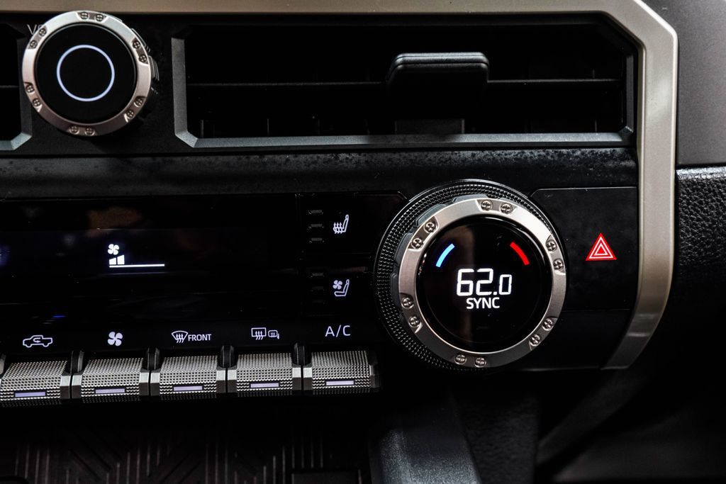 Toyota Tacoma photo 30