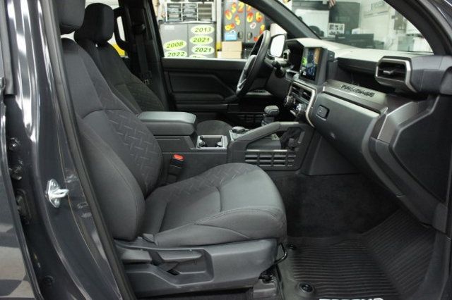 2025 Toyota Tacoma 4WD 1-Owner, 4x4 Ultra Low Mileage, Mint Shape! - 23032833 - 38