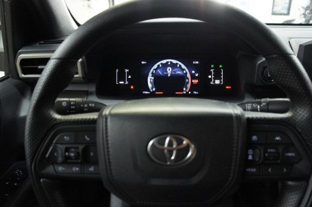 2025 Toyota Tacoma 4WD 4x4 Ultra Low Mileage, Mint Shape! - 23032833 - 25