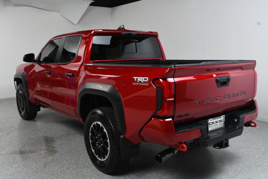 Toyota Tacoma photo 25