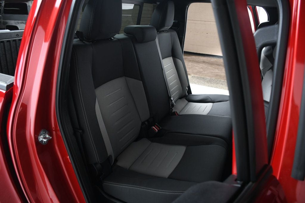 Toyota Tacoma photo 35
