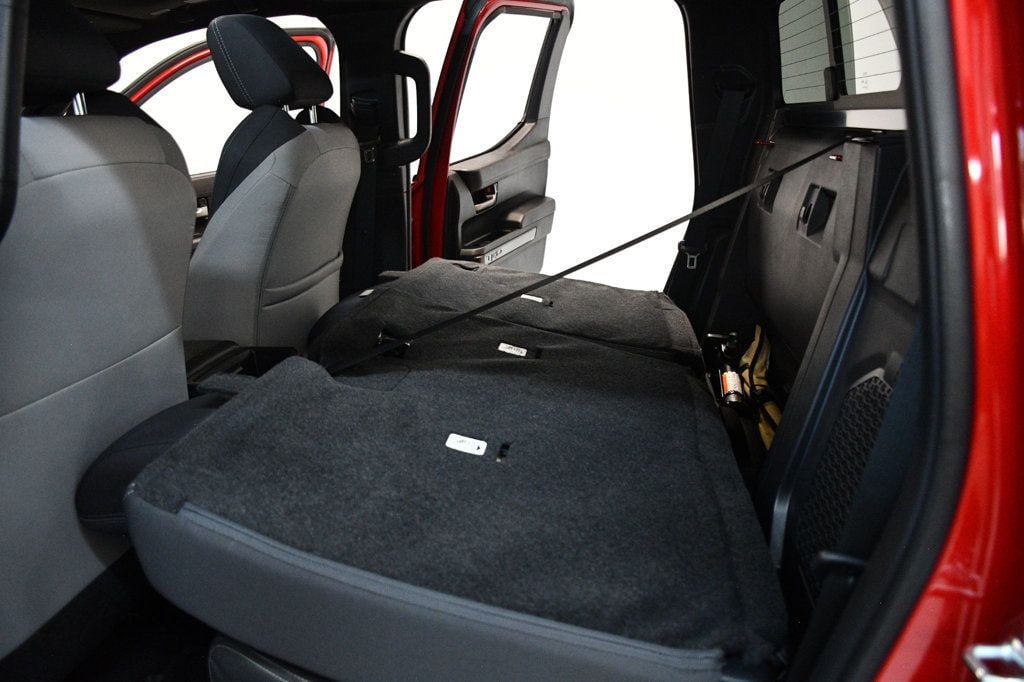 Toyota Tacoma photo 36