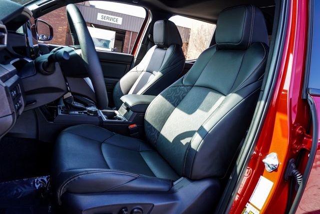 2025 Toyota Tacoma Limited Double Cab photo 4