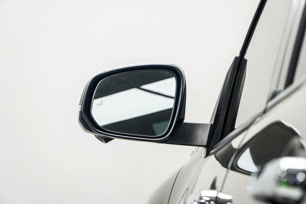 2025 Toyota Tacoma Limited Double Cab photo 13