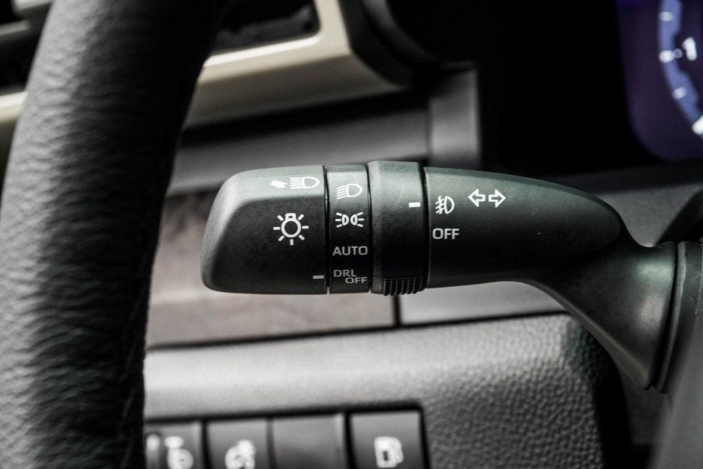 2025 Toyota Tacoma Limited Double Cab photo 27