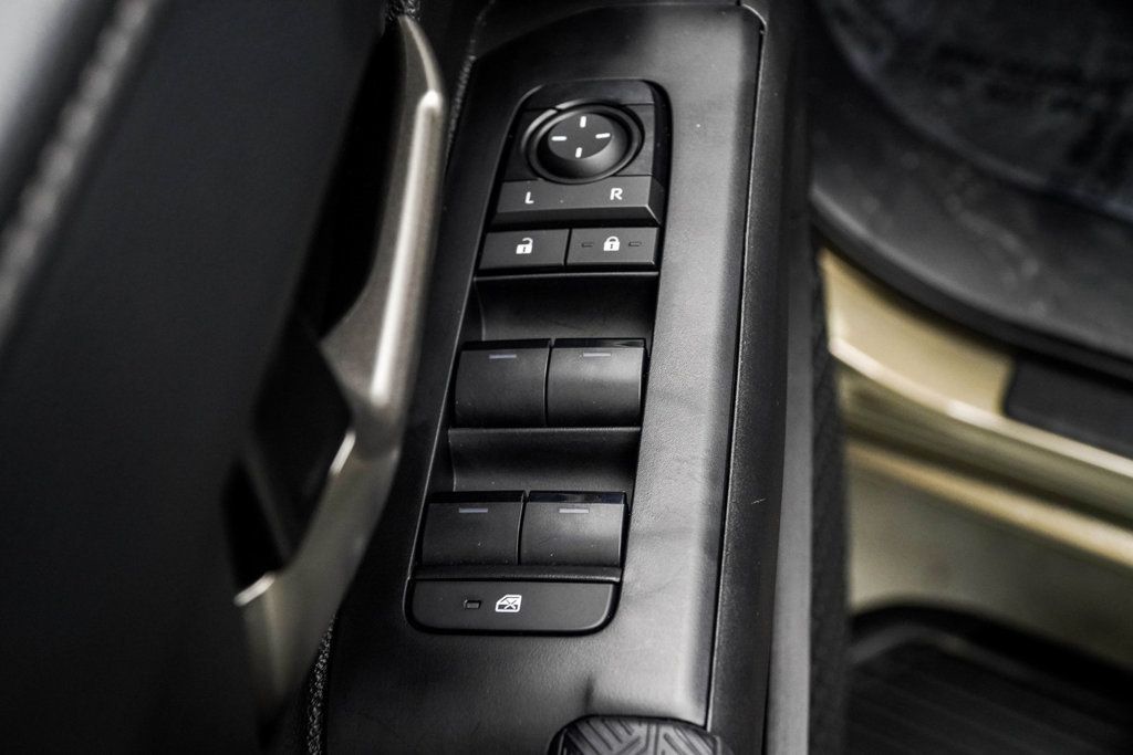 2025 Toyota Tacoma Limited Double Cab photo 30