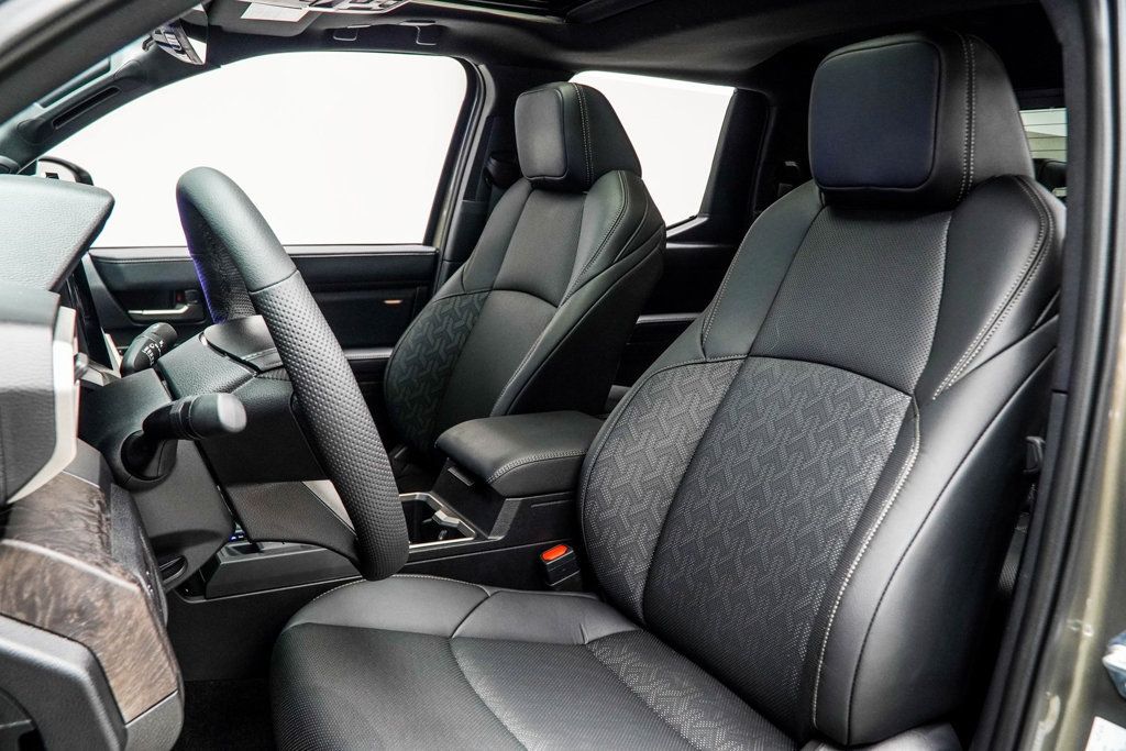 2025 Toyota Tacoma Limited Double Cab photo 31