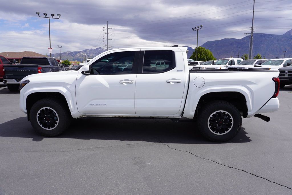 2025 Toyota Tacoma 4WD SR5 - 23030460 - 1