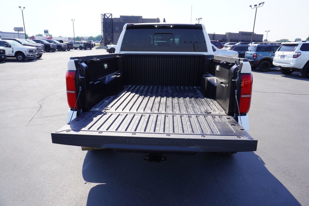 2025 Toyota Tacoma 4WD SR5 - 23044623 - 11