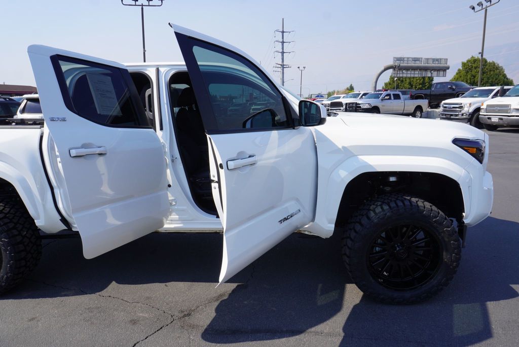 2025 Toyota Tacoma 4WD SR5 - 23044623 - 20