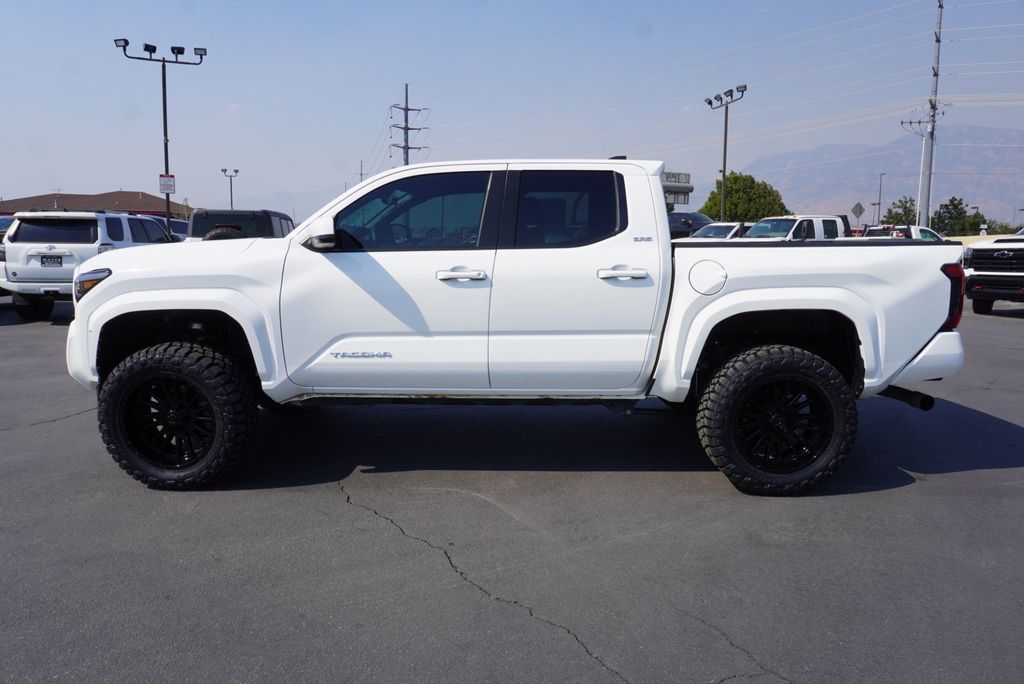 2025 Toyota Tacoma 4WD SR5 - 23044623 - 8