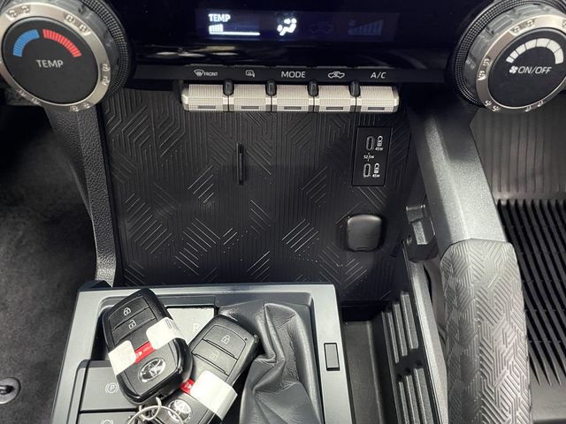 2025 Toyota Tacoma 4WD SR5 Double Cab 5' Bed Automatic - 22911901 - 28