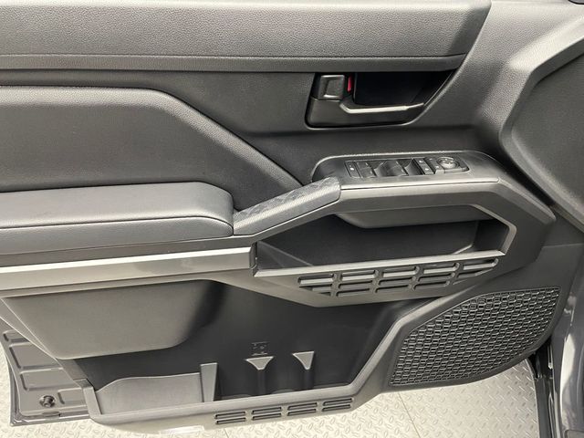 2025 Toyota Tacoma 4WD SR5 Double Cab 5' Bed Automatic - 22953506 - 8