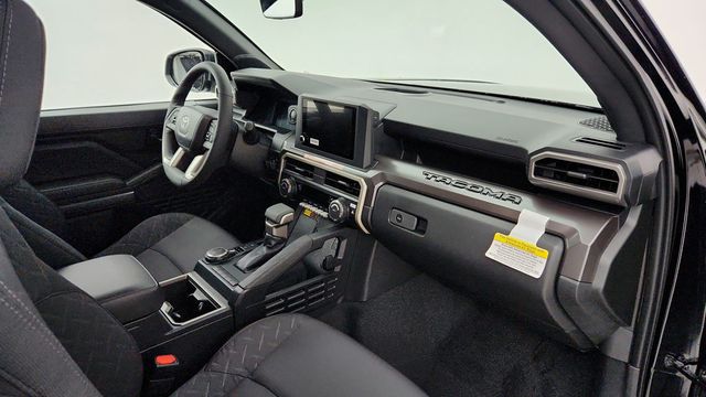 2025 Toyota Tacoma 4WD SR5 Double Cab 5' Bed Automatic with Upgrade Heat Package - 22944186 - 22