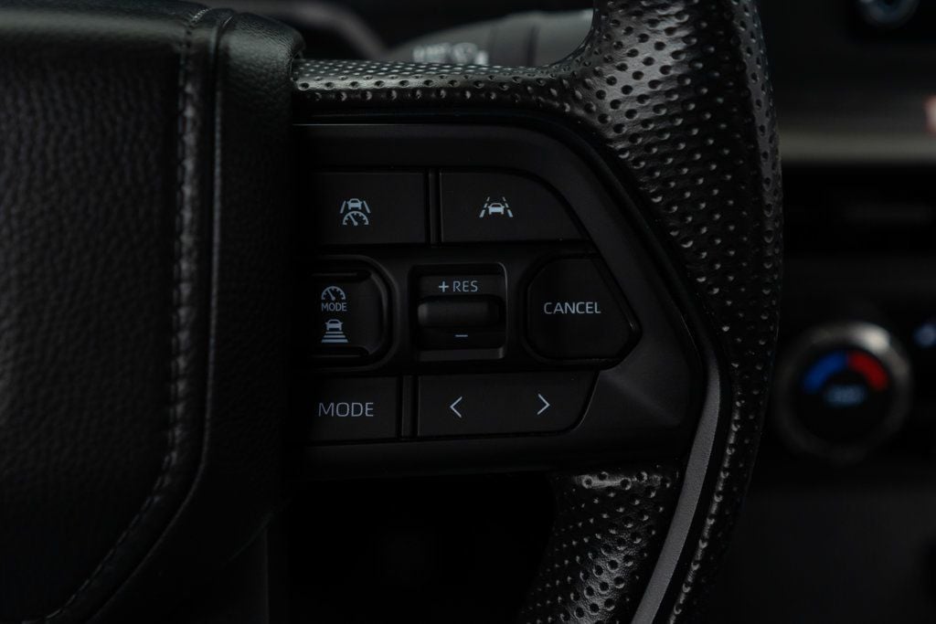 Toyota Tacoma photo 21