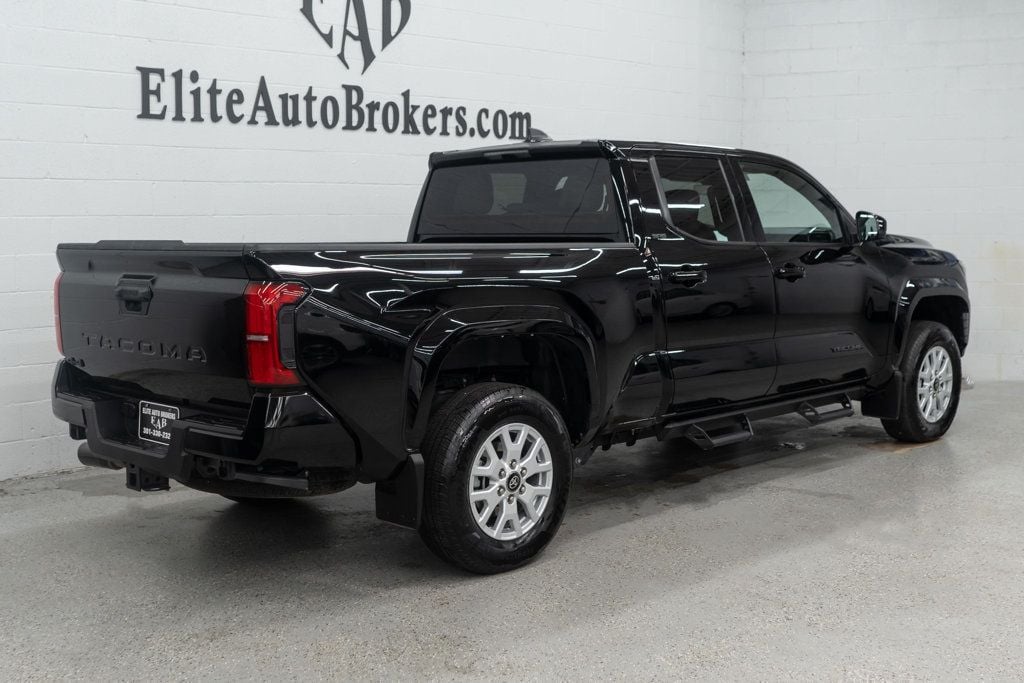 Toyota Tacoma photo 29