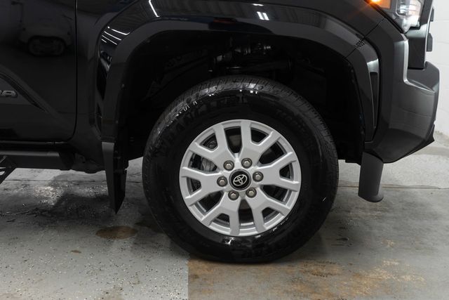 2025 Toyota Tacoma 4WD SR5 Double Cab 6' Bed Automatic - 23078887 - 32