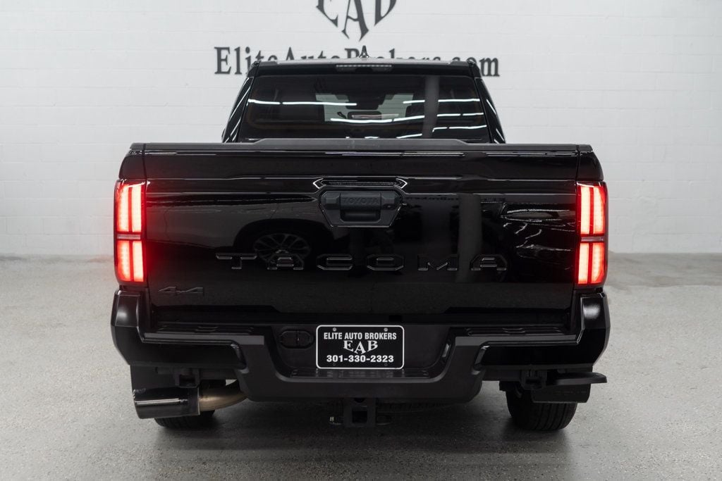 Toyota Tacoma photo 4