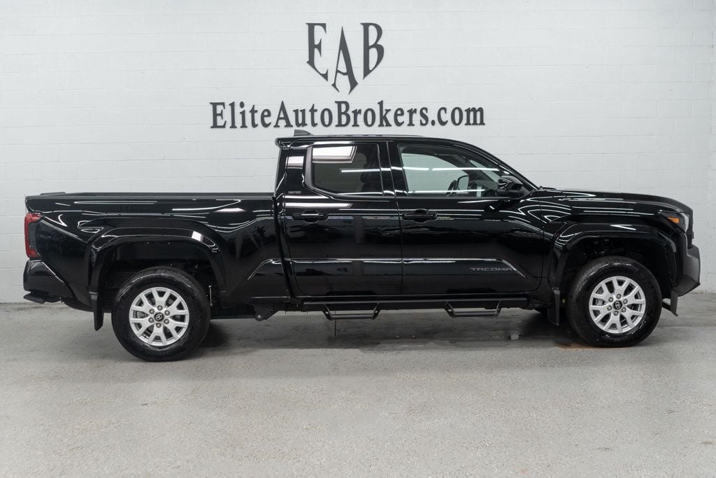 Toyota Tacoma photo 5