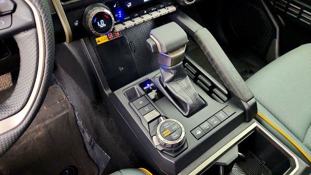 2025 Toyota Tacoma 4WD Trailhunter Hybrid Double Cab 5'' Bed Automatic w/ ARB Bed Rack - 23097891 - 15