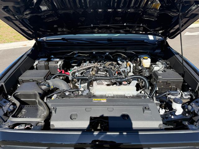 2025 Toyota Tacoma 4WD TRD OFF ROAD - 22991235 - 14