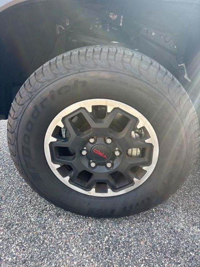 2025 Toyota Tacoma 4WD TRD Off-Road - 23031755 - 9