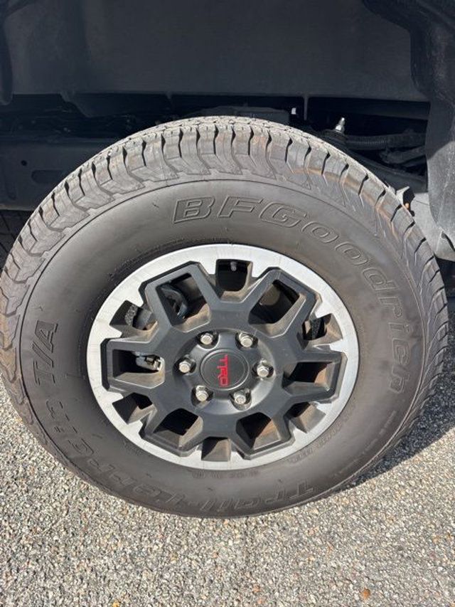 2025 Toyota Tacoma 4WD TRD Off-Road - 23031755 - 11
