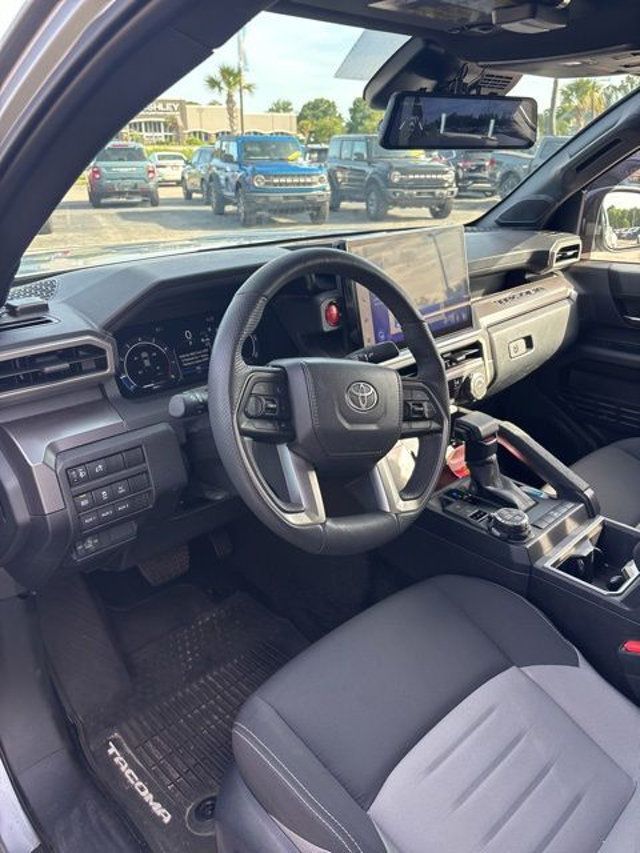 2025 Toyota Tacoma 4WD TRD Off-Road - 23031755 - 13