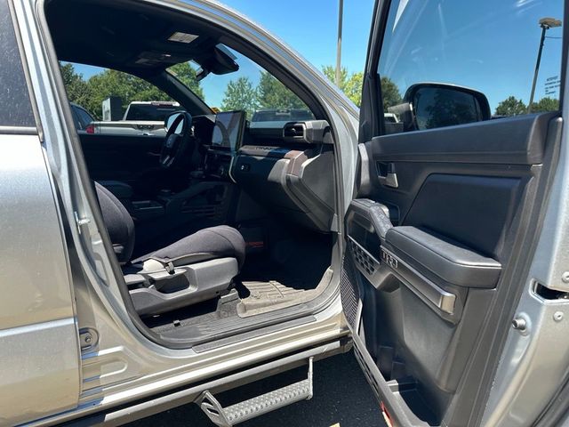 2025 Toyota Tacoma 4WD TRD Off Road Double Cab 5' Bed Automatic - 23041647 - 31