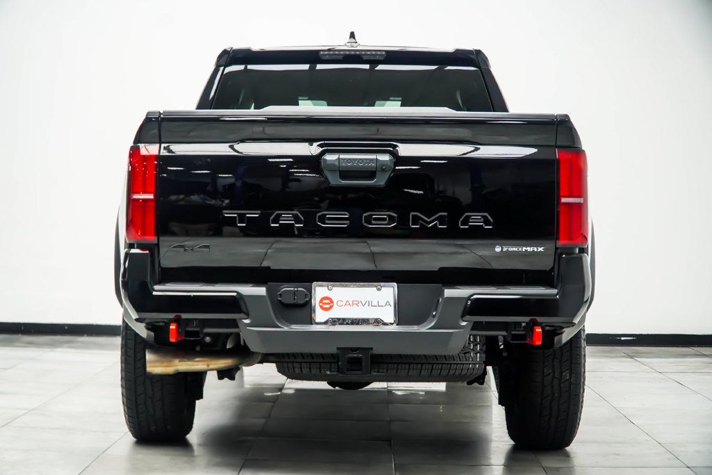 Toyota Tacoma photo 13