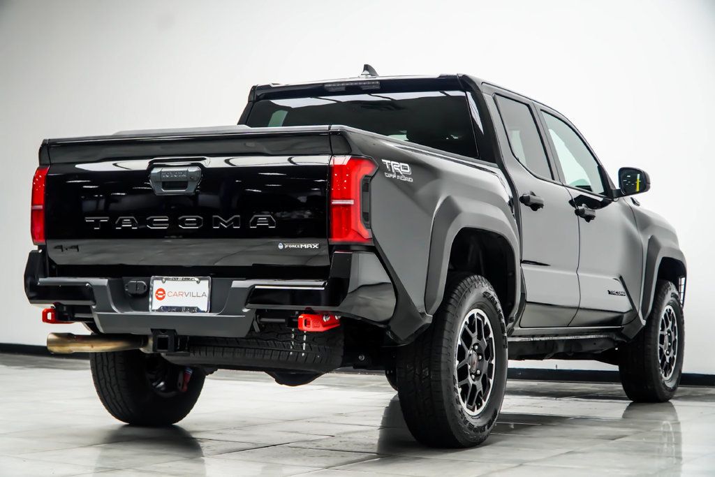 Toyota Tacoma photo 14