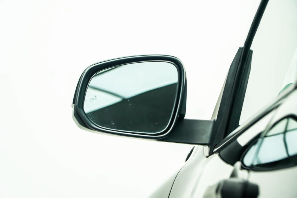 Toyota Tacoma photo 16