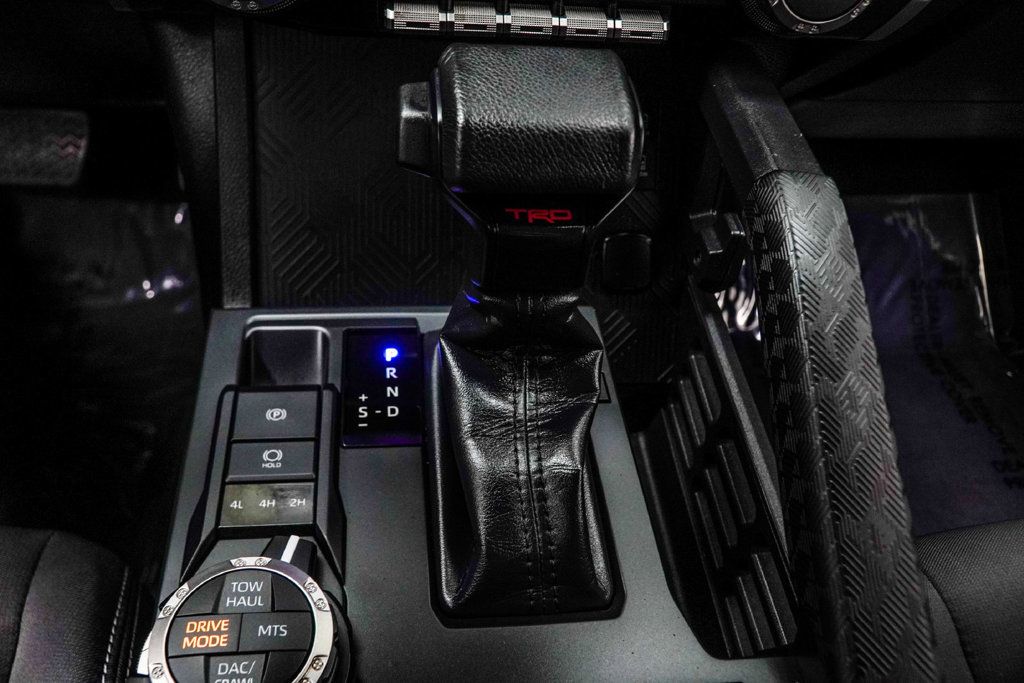 Toyota Tacoma photo 23