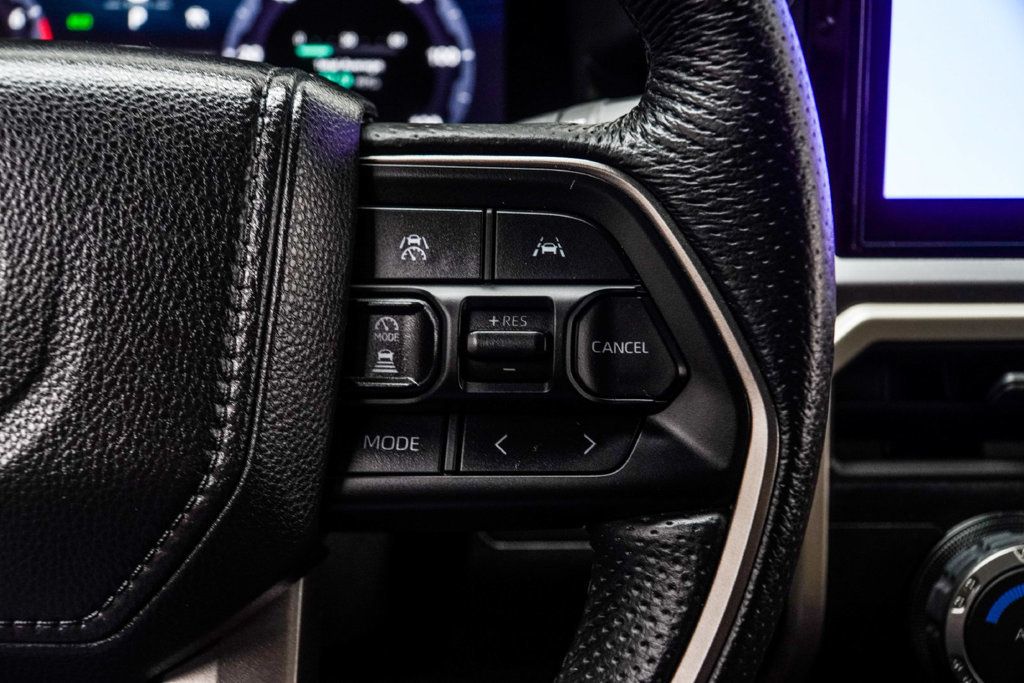 Toyota Tacoma photo 29