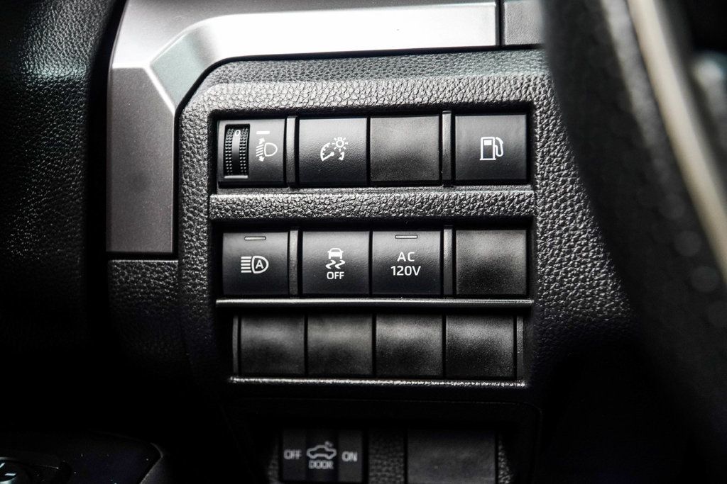 Toyota Tacoma photo 31