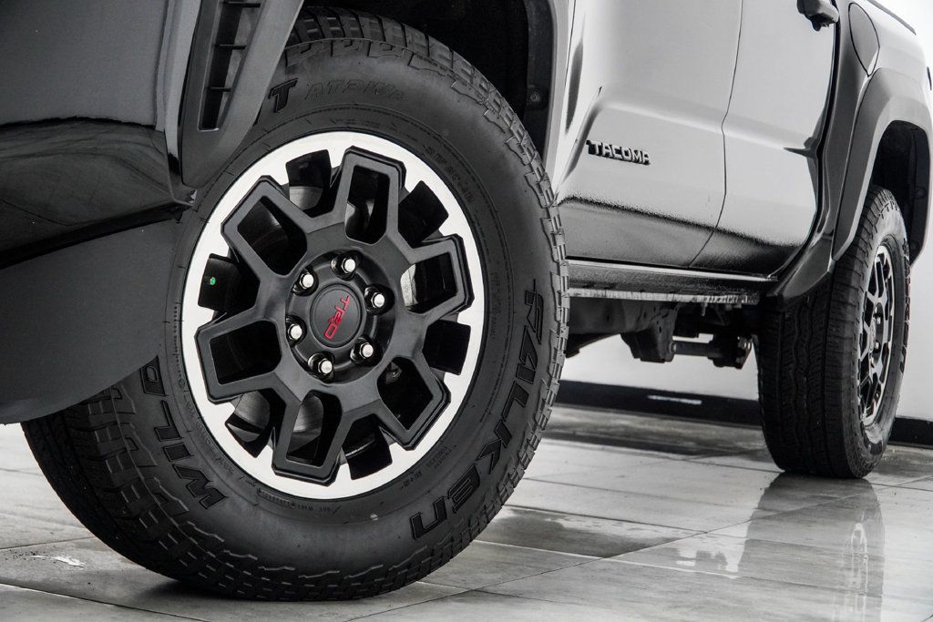 Toyota Tacoma photo 6