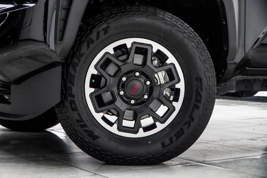 Toyota Tacoma photo 7