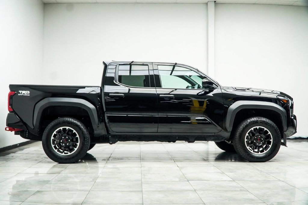 Toyota Tacoma photo 8